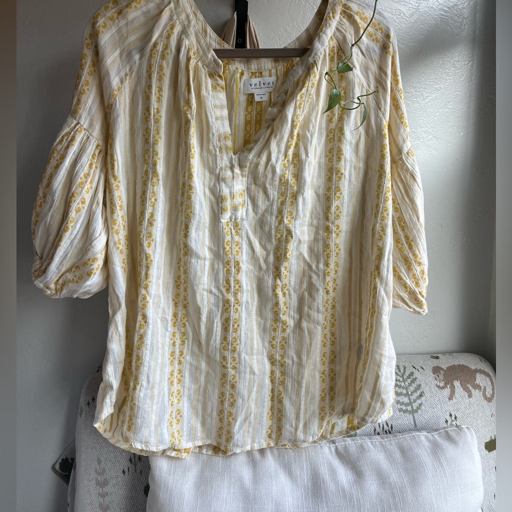 'Velvet by Graham & Spencer' Yellow & Cream V-Neck Blouse - Size M